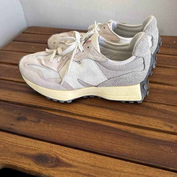 New Balance Beige and White Women's Sneakers - Picture 5 of 8